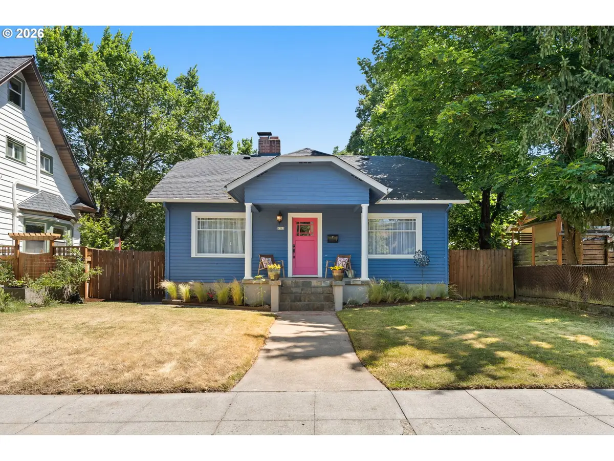 6362 N Commercial Ave, Portland, OR 97217 - #1