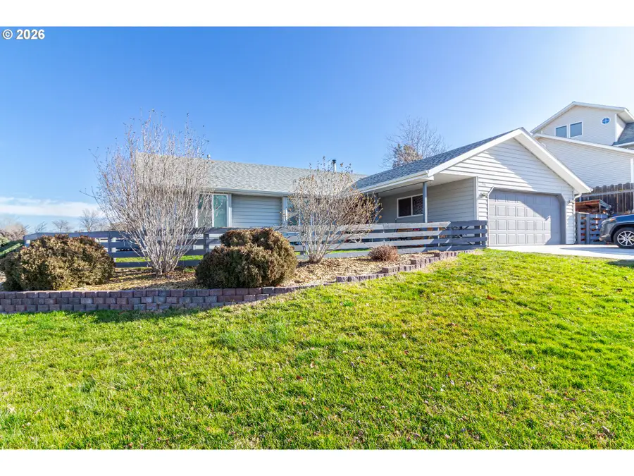 305 SE 9th Dr, Hermiston, OR 97838 - Image #2
