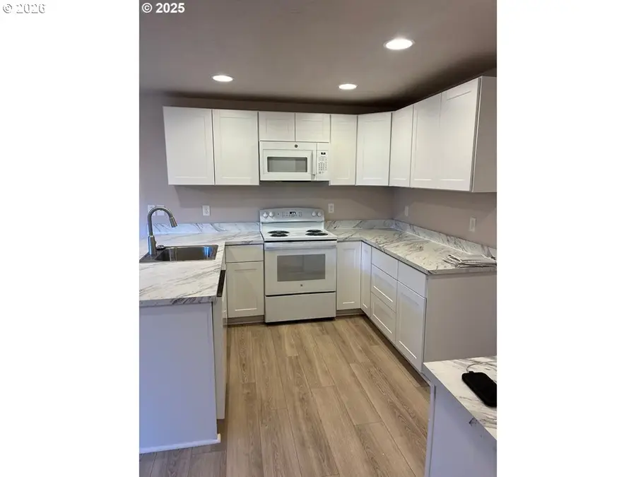 529 Helen St, Eugene, OR 97404 - #2