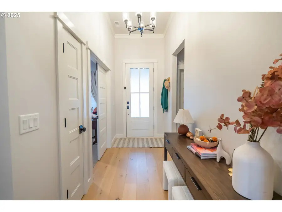 1035 S 33rd St, Springfield, OR 97478 - Image #2