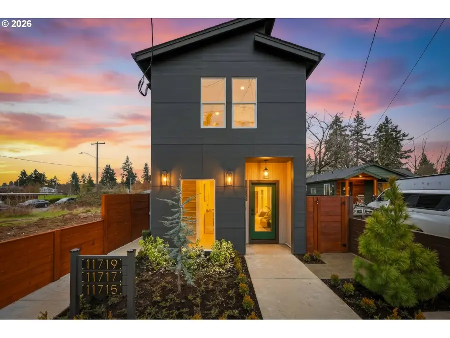 11719 SE Ash St, Portland, OR 97216 - #3