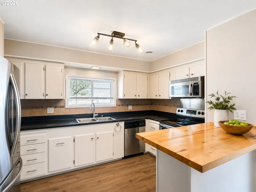 1501 N Hayden Island Dr, Portland, OR 97217 - #3