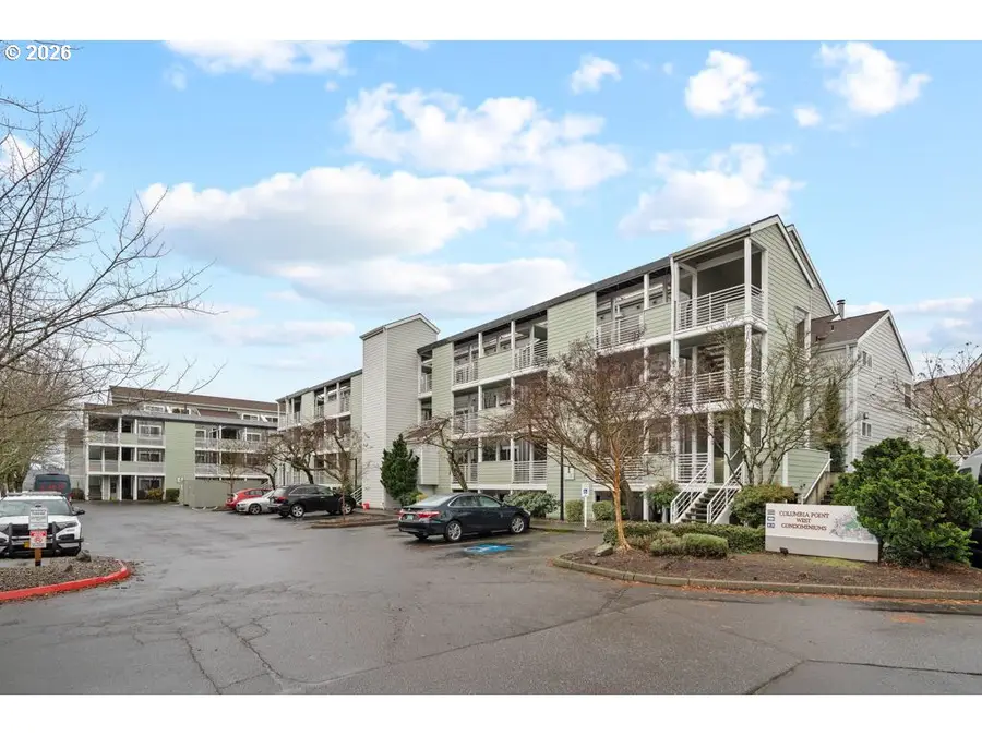 277 N Hayden Bay Dr, Portland, OR 97217 - Image #2