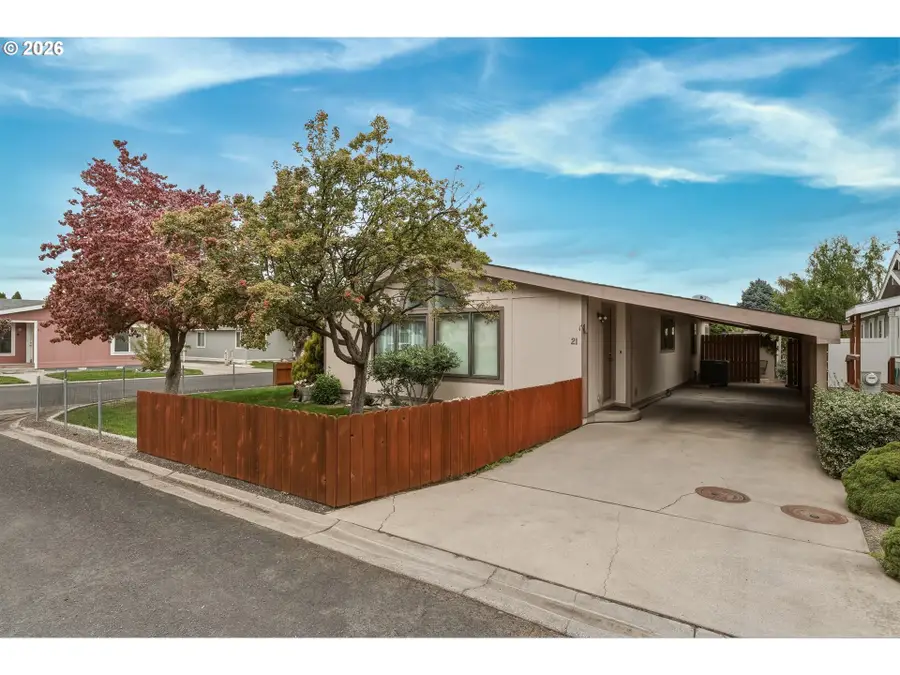 910 Cowl St #21, Milton Freewater, OR 97862 - #2