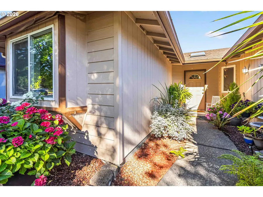2443 Hickory Ave, Longview, WA 98632 - #3