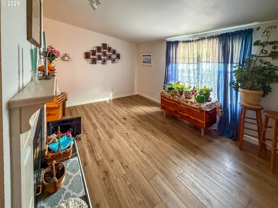 7 Mary Ann Ln, Roseburg, OR 97470 - #3