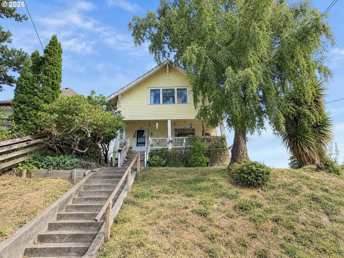 414 Hall Ave, Coos Bay, OR 97420 - #1