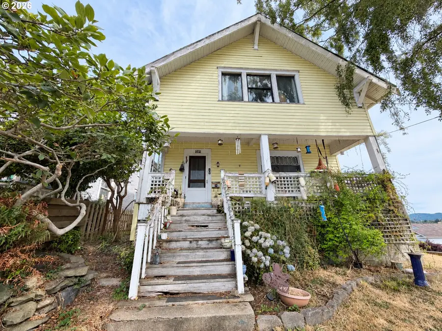 414 Hall Ave, Coos Bay, OR 97420 - #3