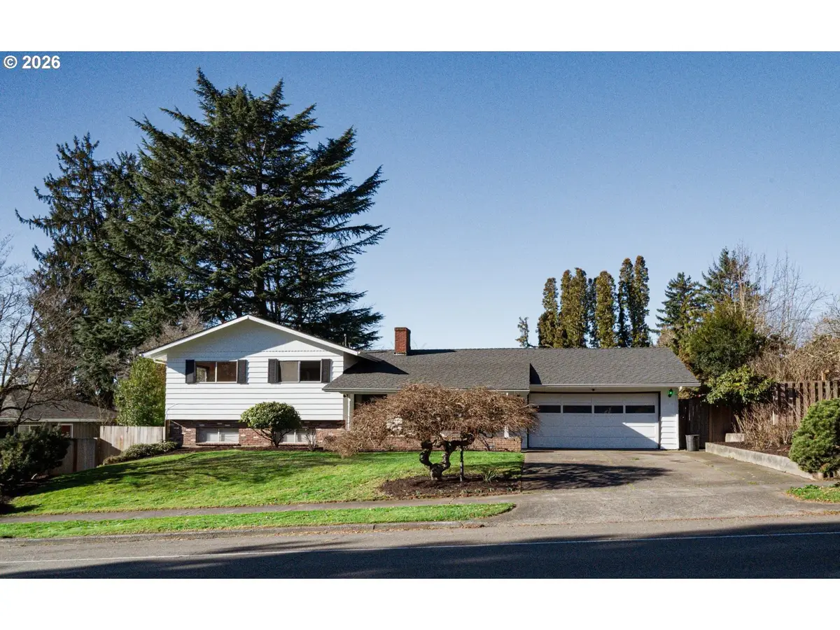 2085 SW Roxbury Ave, Portland, OR 97225 - Image #1