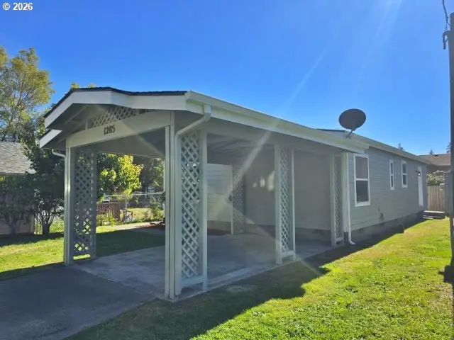 1285 Minnesota Ave, Coos Bay, OR 97420 - #2