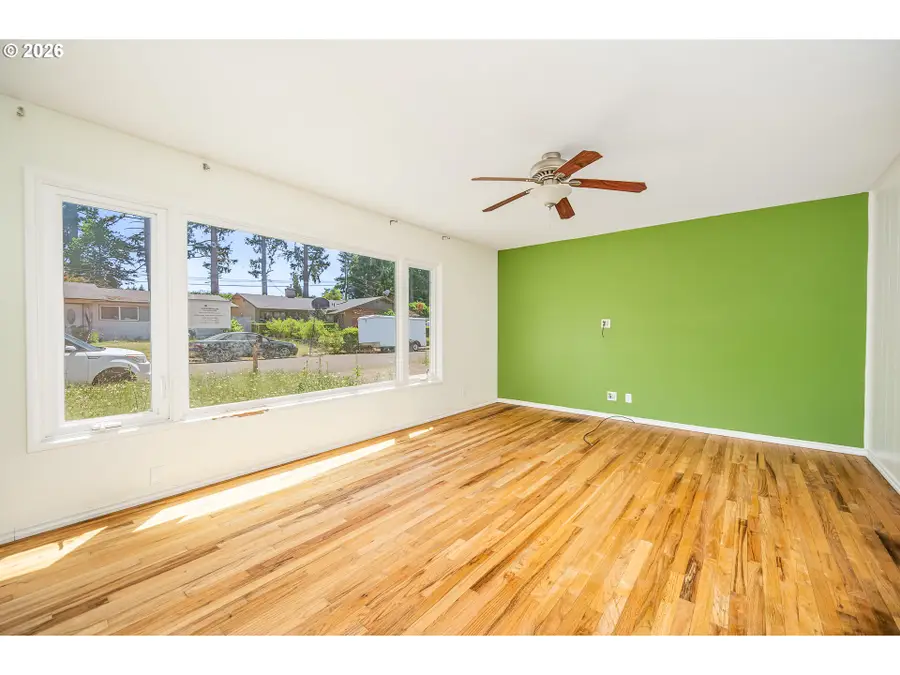 248 Hayes Ave, Cottage Grove, OR 97424 - #3