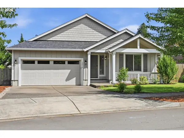 1075 Sage St, Silverton, OR 97381