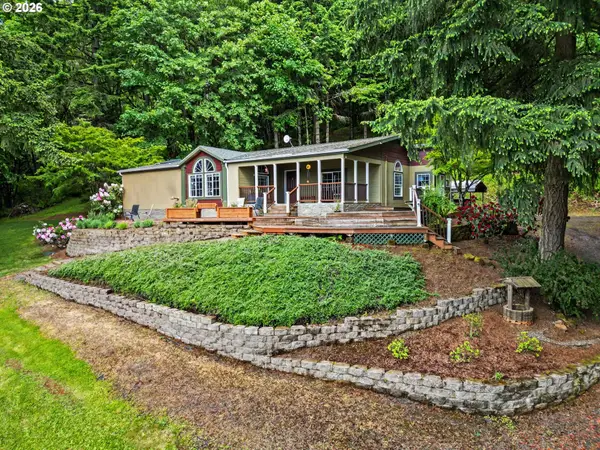 22475 SE Royal Anne Dr, Amity, OR 97101