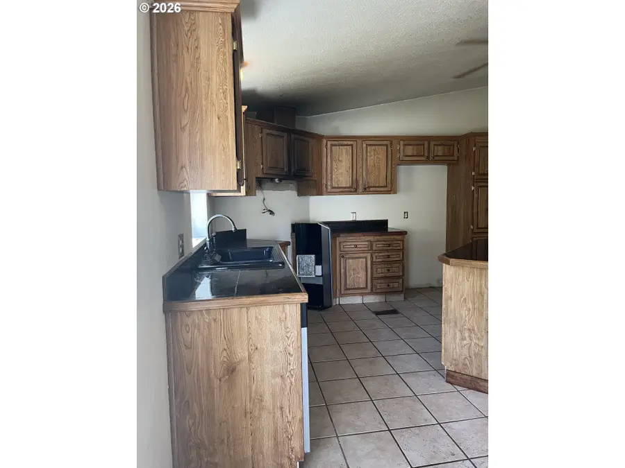 1170 SW Marie Dr, McMinnville, OR 97128 - #3