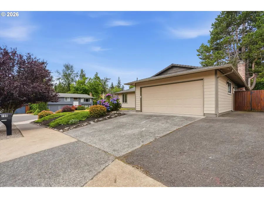 799 SW Orchard Pl, Gresham, OR 97080 - #3