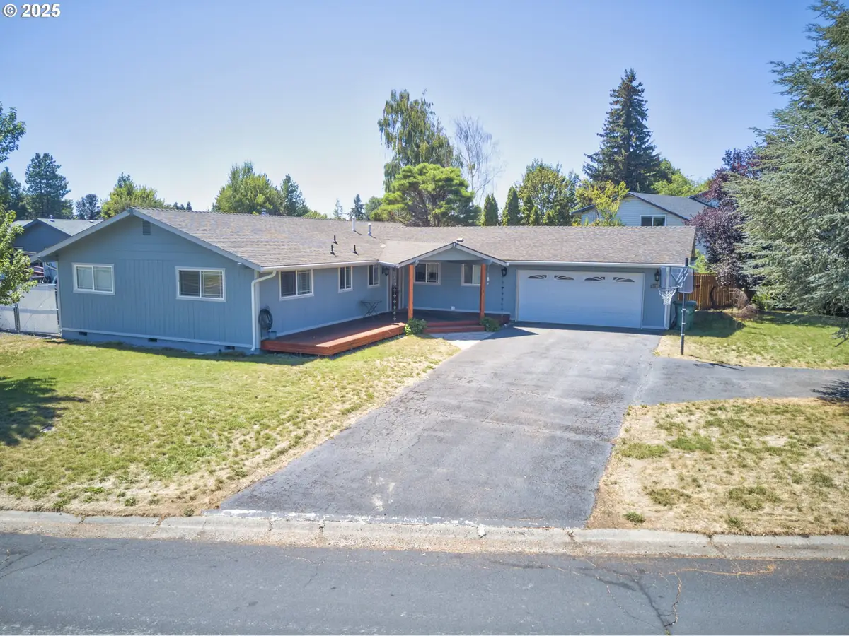5148 Gatewood Dr, Klamath Falls, OR 97603 - Image #1