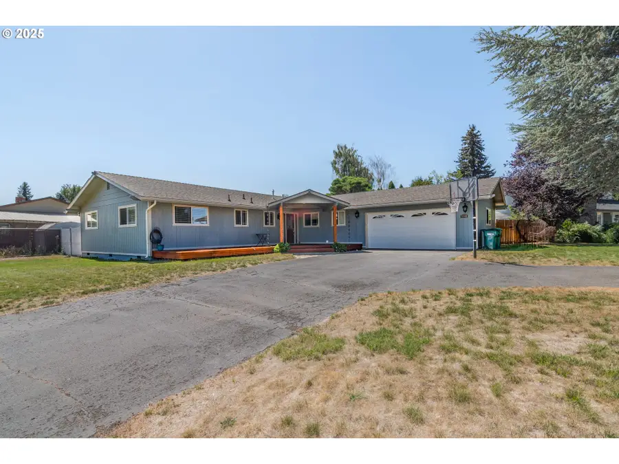 5148 Gatewood Dr, Klamath Falls, OR 97603 - Image #2