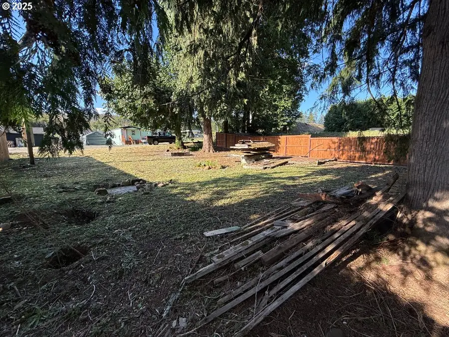 21958 Emma St, Stayton, OR 97383 - #2