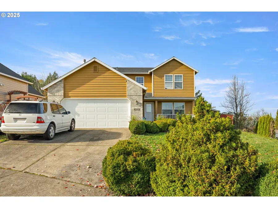 4235 SE Anderegg Loop, Portland, OR 97236 - Image #3