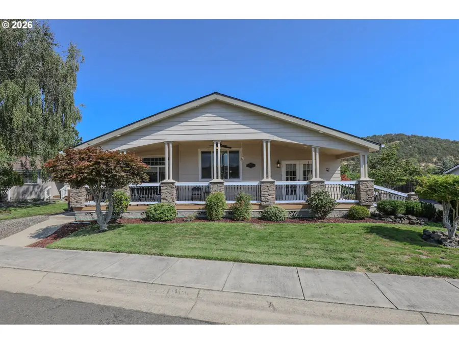 136 Jacob Hale Way, Roseburg, OR 97471 - #3