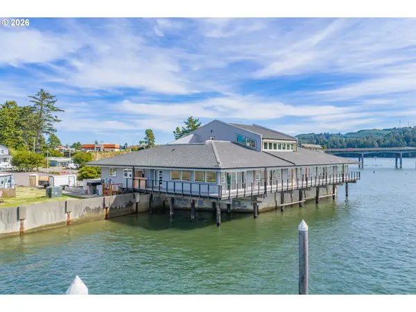 1150 Bay St #F, Florence, OR 97439