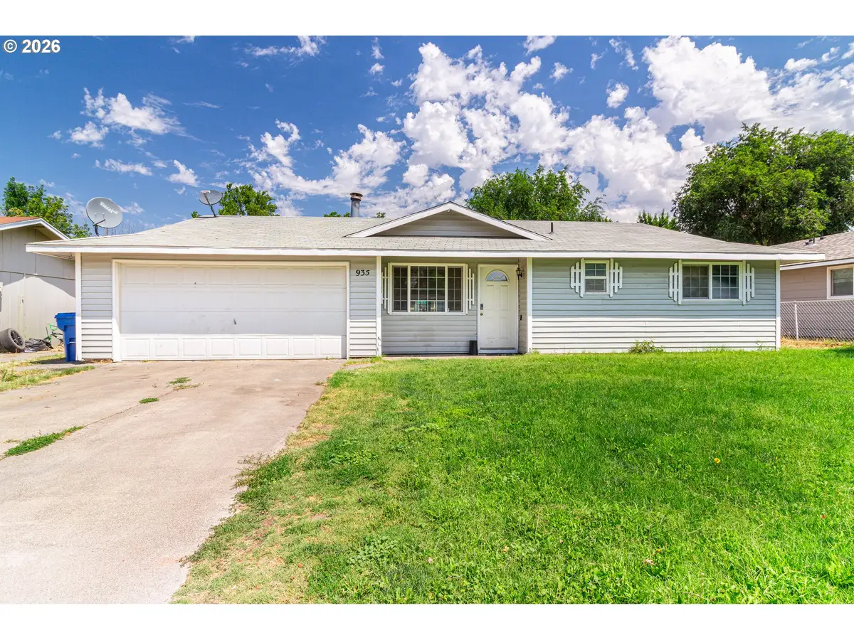 935 E Gladys Ave, Hermiston, OR 97838 - #1