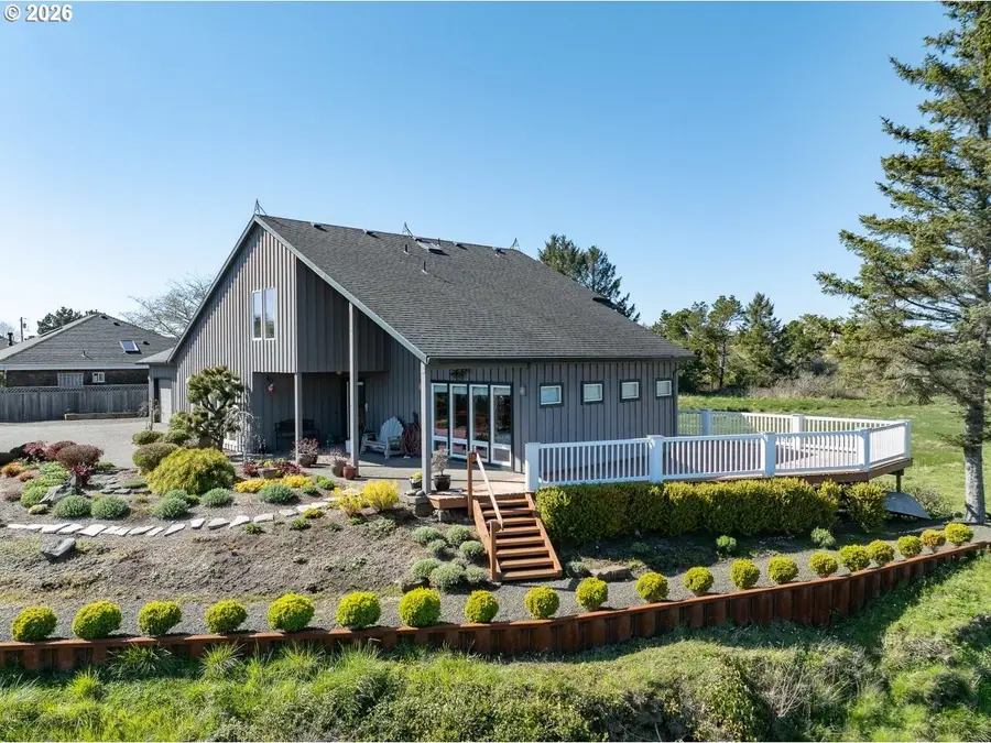 500 Farrell Ct, Seaside, OR 97138 - #2