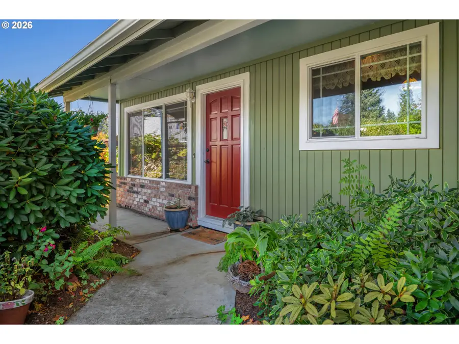225 Allendale Ct, Saint Helens, OR 97051 - #2