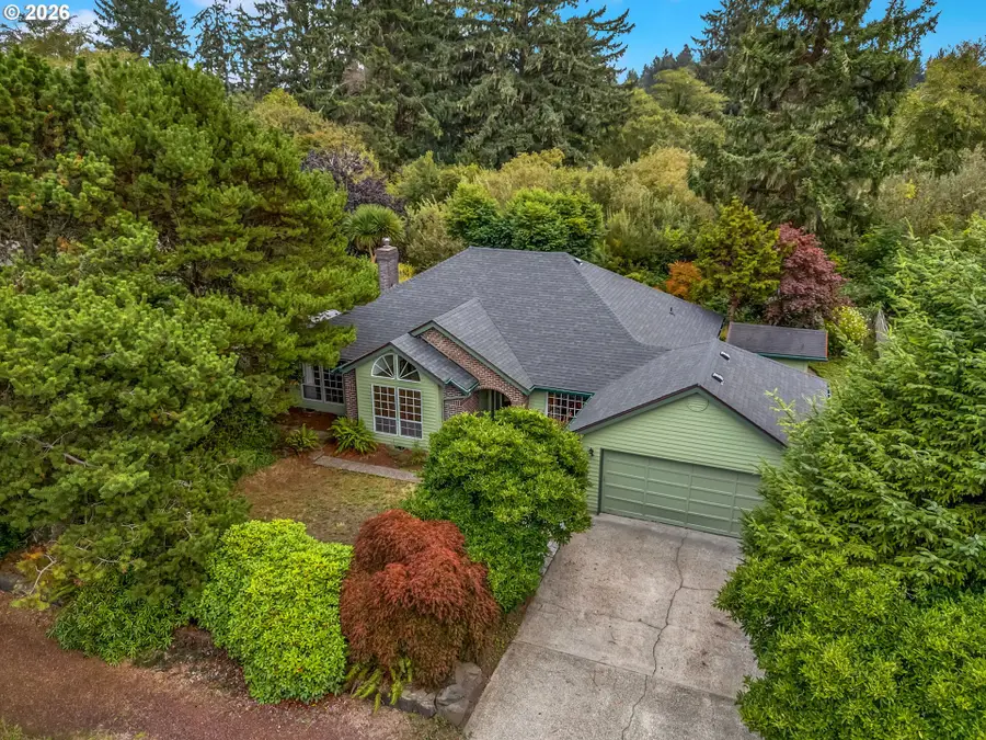 33726 Lake Front Dr, Warrenton, OR 97146 - #3