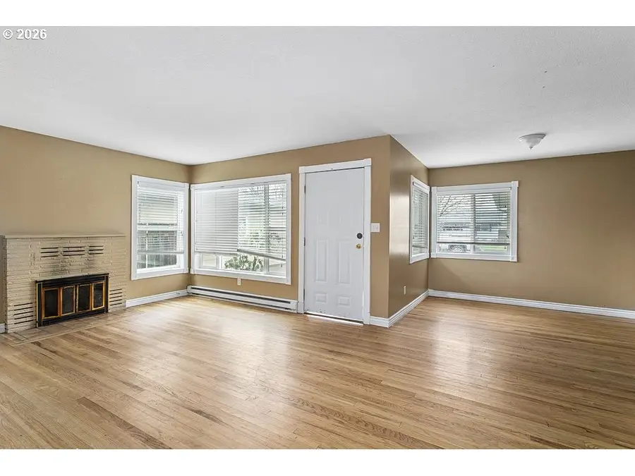 3025 Maple St, Longview, WA 98632 - #2