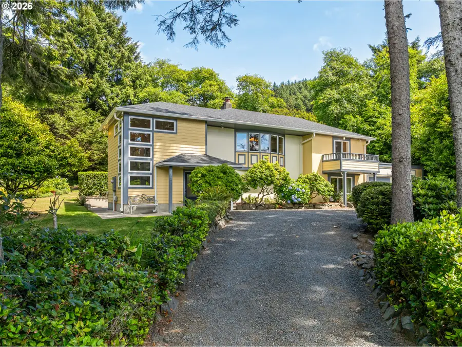 4131 Hemlock St, Cannon Beach, OR 97110 - #2