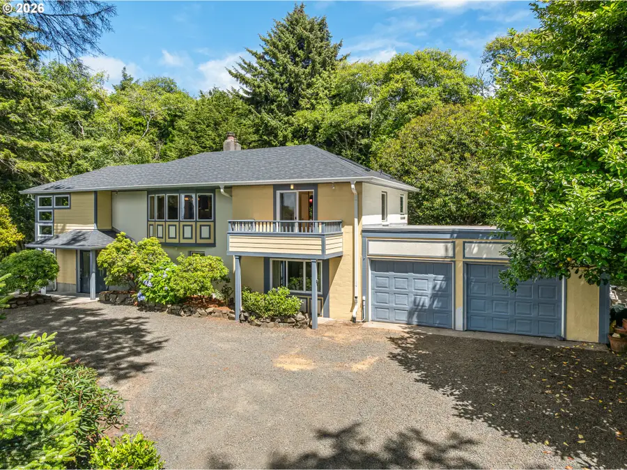 4131 Hemlock St, Cannon Beach, OR 97110 - #3