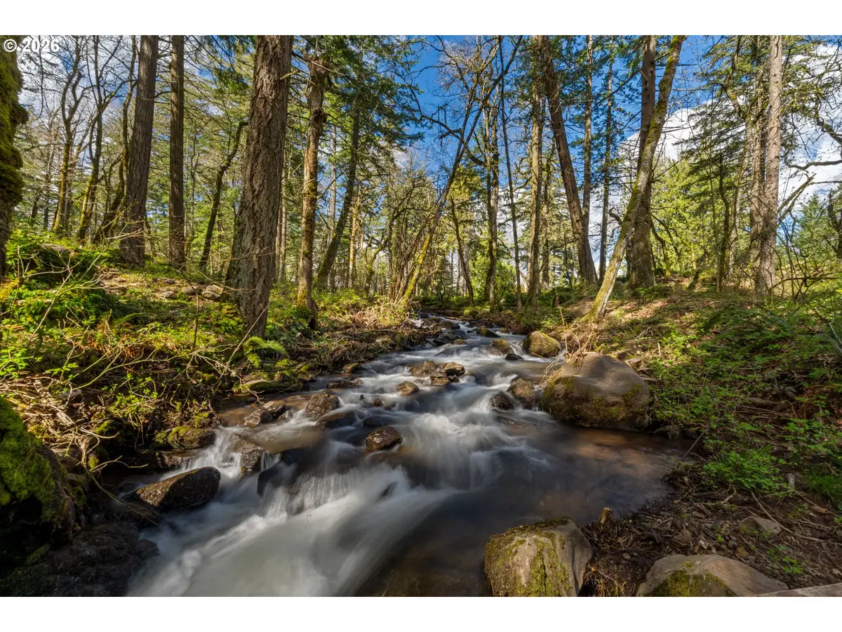 445 Country Club Rd, Hood River, OR 97031 - #1