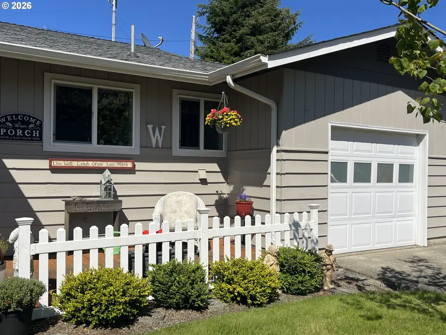 2321 Arthur Dr, Reedsport, OR 97467 - #3
