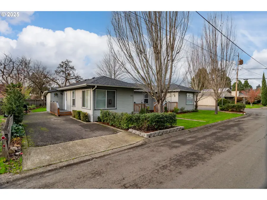 512 W Center St, Roseburg, OR 97471 - Image #2