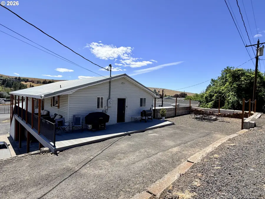 325 W Linden Way, Heppner, OR 97836 - #2