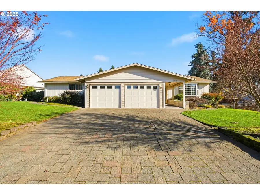 2040 N Country Club Dr, Canby, OR 97013 - Image #2