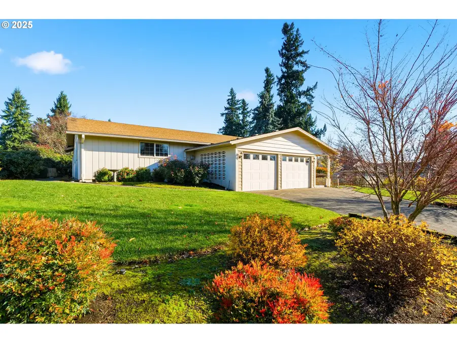 2040 N Country Club Dr, Canby, OR 97013 - Image #3