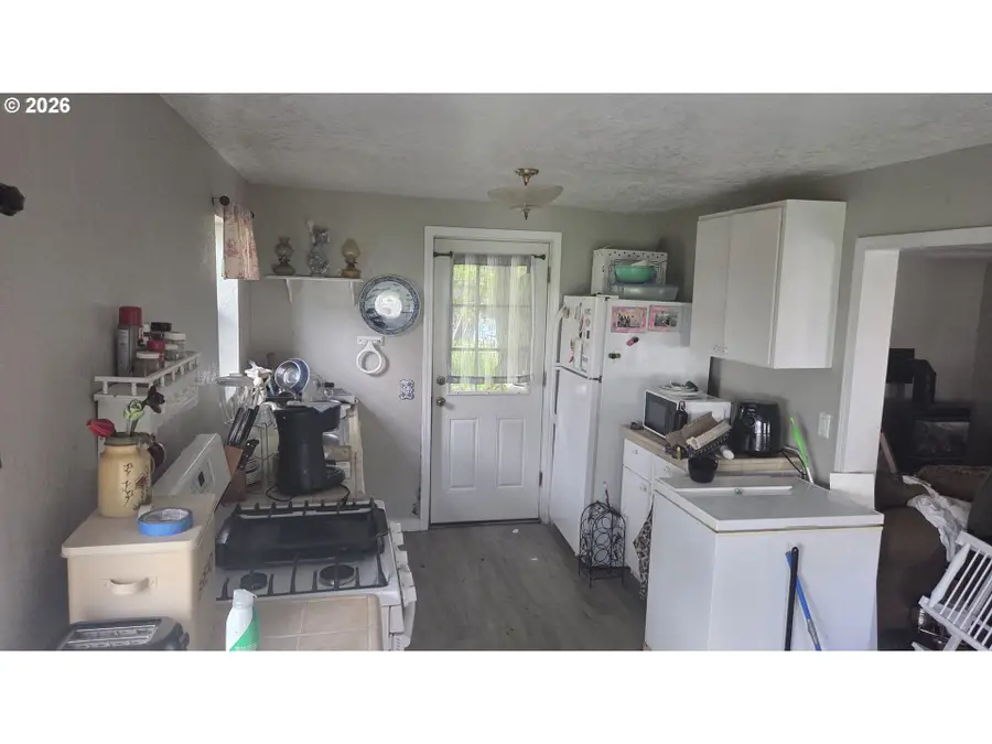 1431 W Brown Ave, Roseburg, OR 97471 - #3