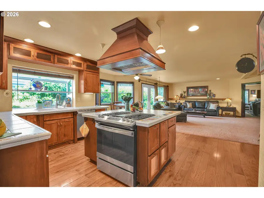 705 N Molalla Ave, Molalla, OR 97038 - #2