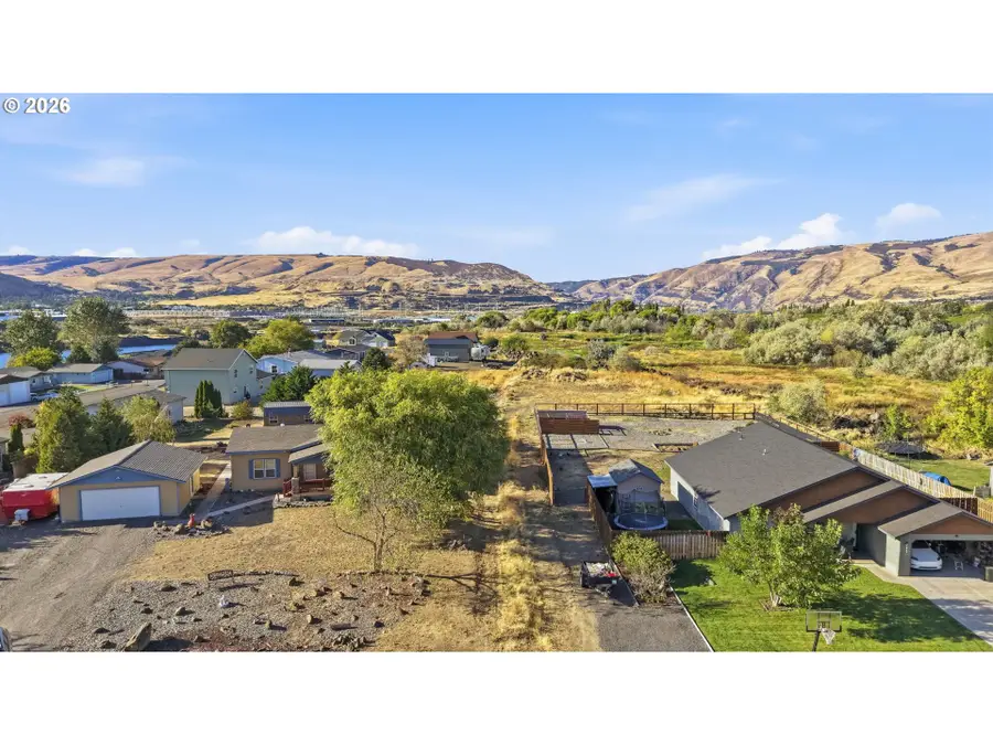 217 E St, Dallesport, WA 98617 - #3