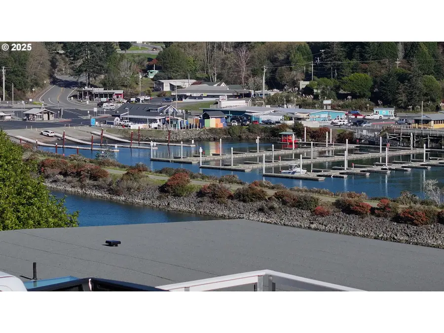 222 Del Norte Ln #8, Brookings, OR 97415 - Image #3