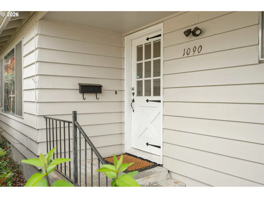 1090 E 28th Ave, Eugene, OR 97405 - #3