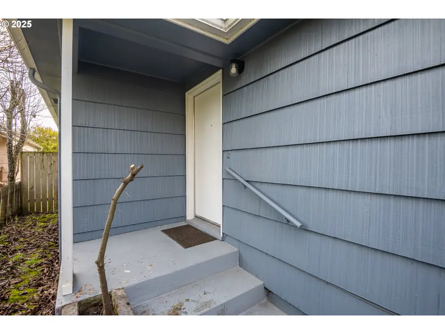 729 J St, Springfield, OR 97477 - Image #3