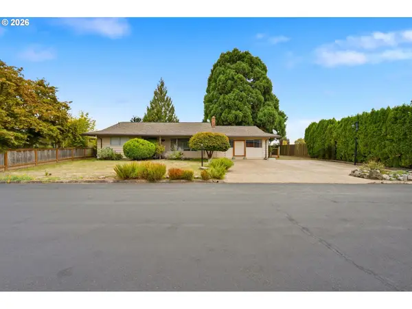9460 SW Bayou Dr, McMinnville, OR 97128