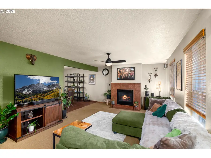 14141 SE Center St, Portland, OR 97236 - #3