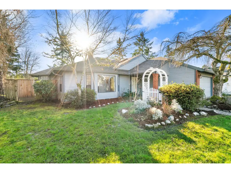 684 NE Terry Ct, Hillsboro, OR 97124 - Image #2