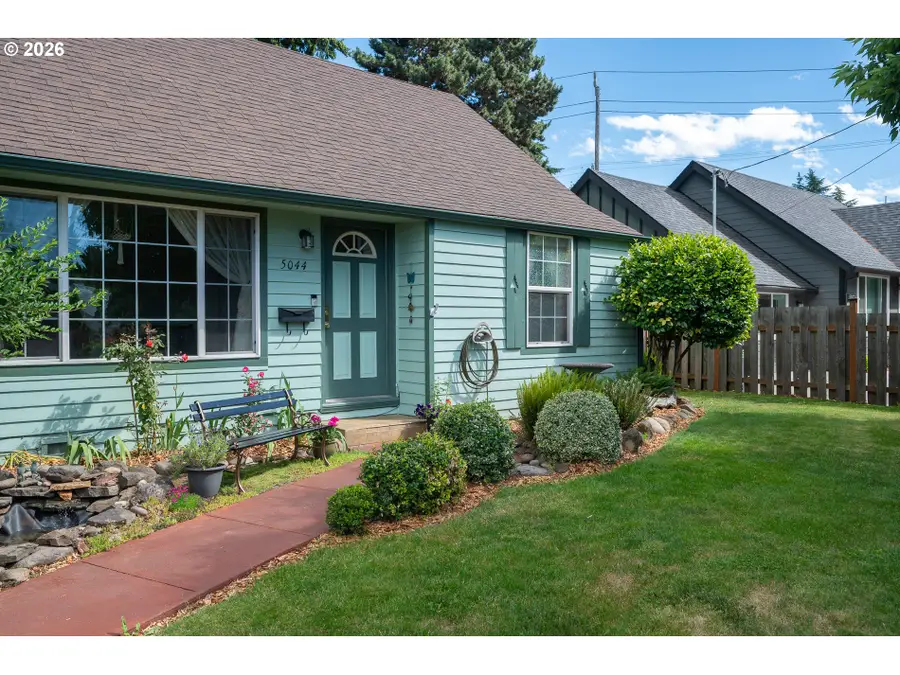 5044 NE Cully Blvd, Portland, OR 97218 - #2