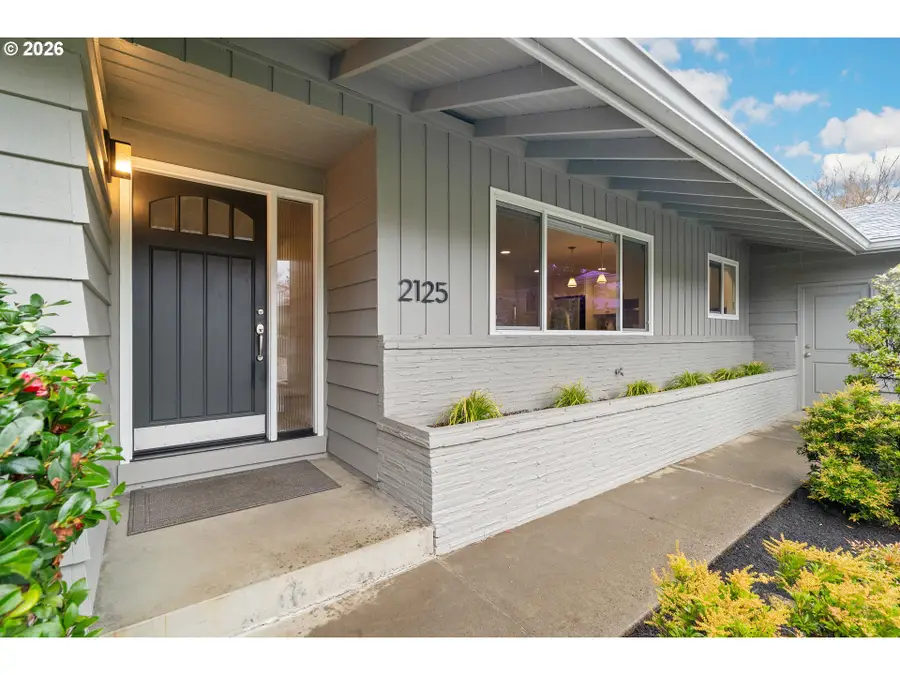 2125 SW Warwick Ave, Portland, OR 97225 - #2