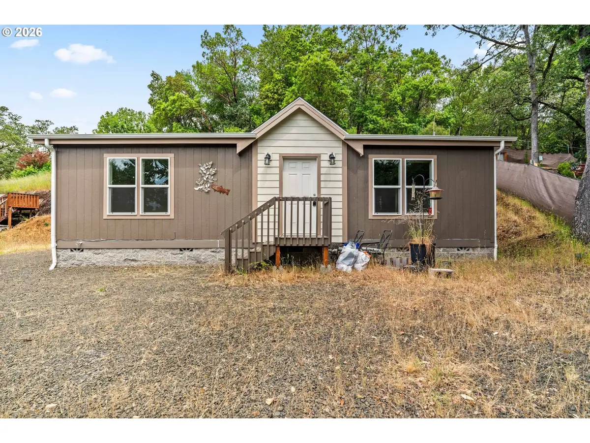 1424 NE Ridge Ave, Roseburg, OR 97470 - #1